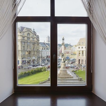 Apartment Mitskevycha Square 5 Lviv Exterior foto